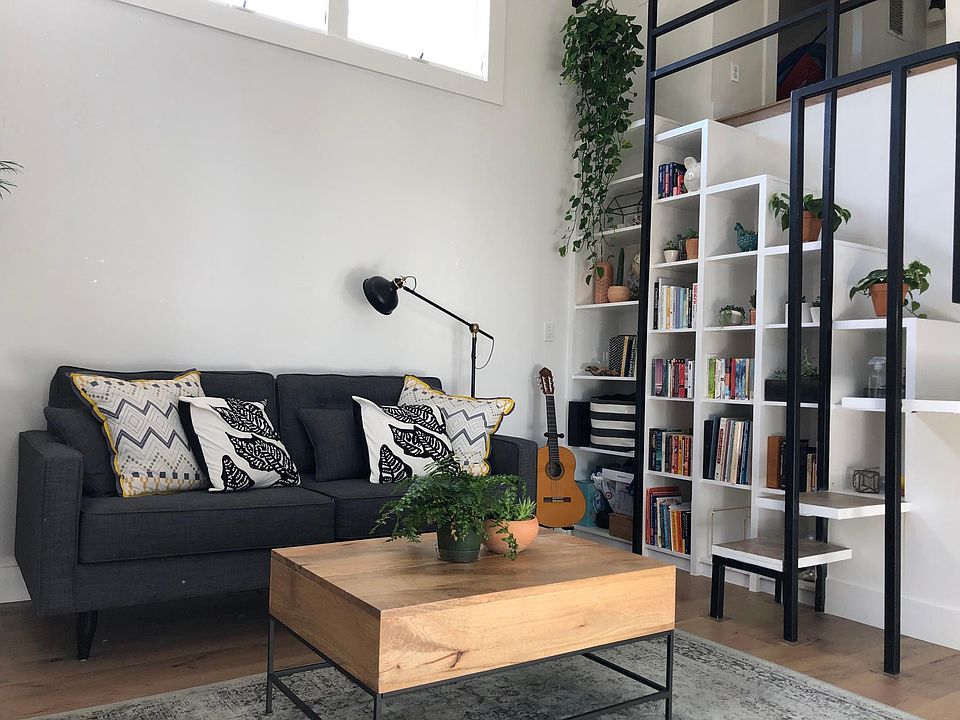 Living area, built in bookshelves