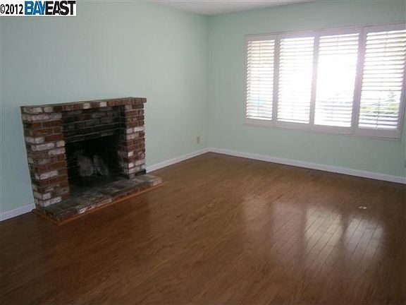 3rd image of 2135 Hartford Dr