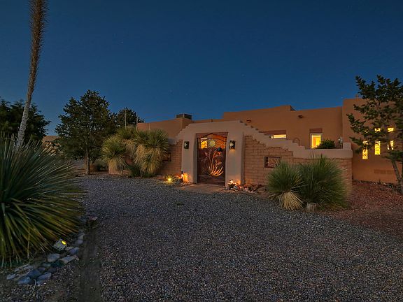2nd image of 945 Sagebrush Dr