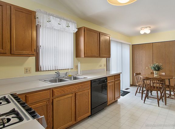 2nd image of 352 Timber Oaks Dr