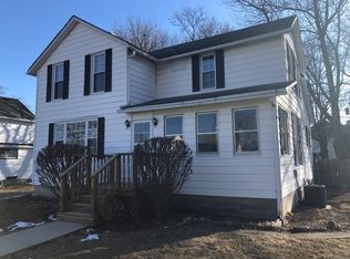 303 S 3rd Ave, Forreston, IL 61030