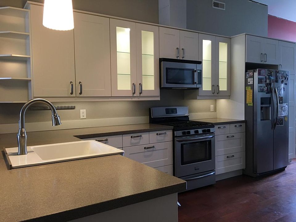 Great kitchen includes dishwasher, disposal, gas range, microwave and big fridge.