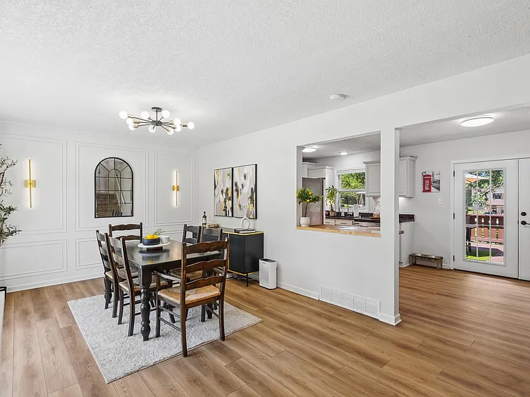 725 Heatherwood Dr — Photo 13