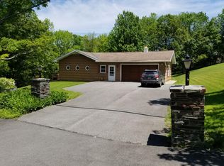 1401 Graffenburg Rd, New Hartford, NY 13413