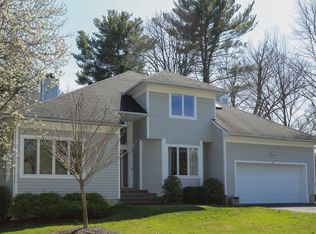 18 Avondale Ct, Briarcliff Manor, NY 10510