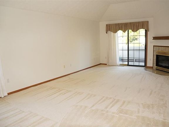 3rd image of 2615 Allister Cir