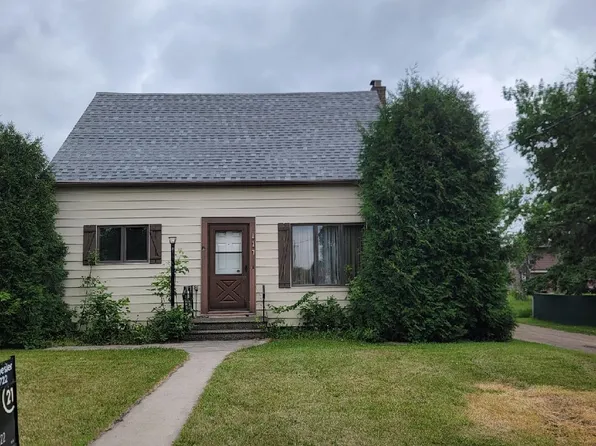 117 5th St W, Halstad, MN 56548