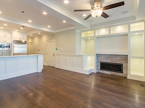 2nd image of 2731 N Southport Ave #2