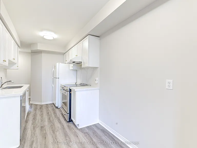 28 Rosebank Dr #907 — Photo 15