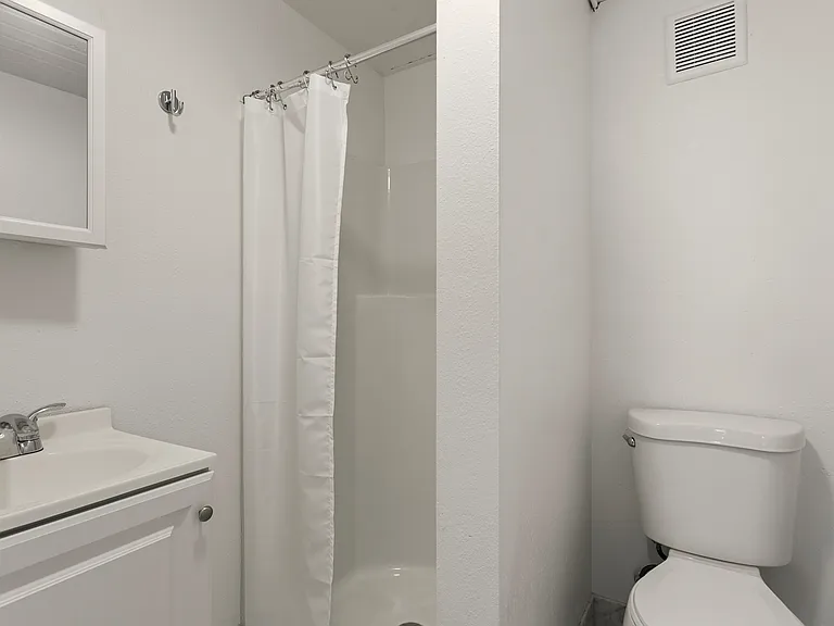 111 Cecil Pl #L — Photo 3