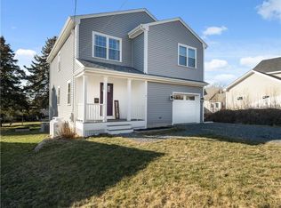 6 Wheeler Ave, Bristol, RI 02809
