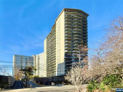 2077 Center Ave APT 5E, Fort Lee, NJ, 07024