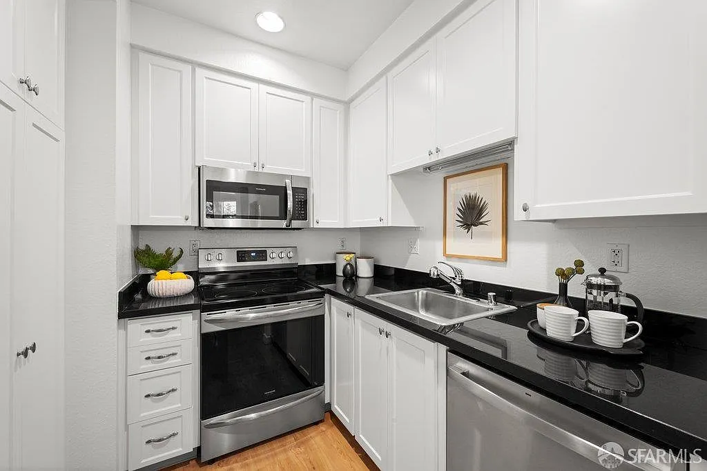 33 Vandewater St APT 103 - Photo 8
