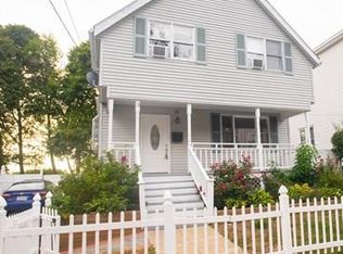 13 Calumet St, Peabody, MA 01960