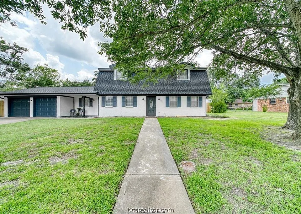 1221 S Ridgefield Cir