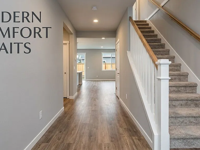 6060 Ladd Ct SW — Photo 2