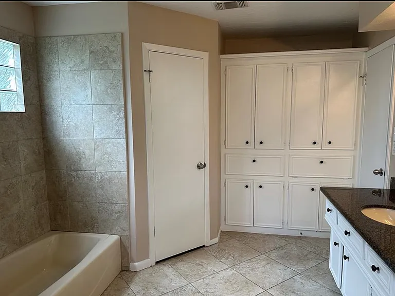 17406 Spicewood Springs Ln #17406 — Photo 7