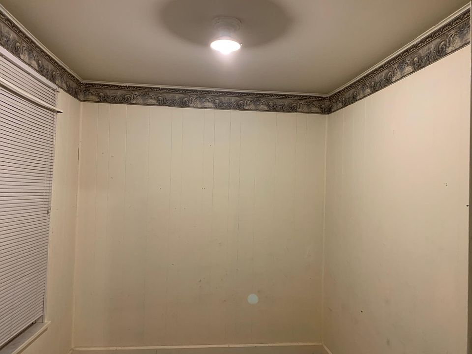 2nd image of 498 S Main St APT 4