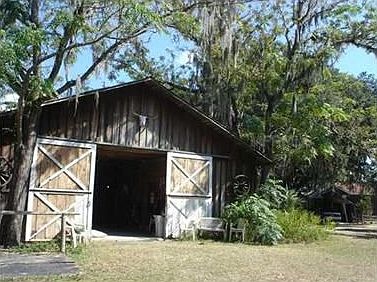 3rd image of 43139 Loringwoods Ln