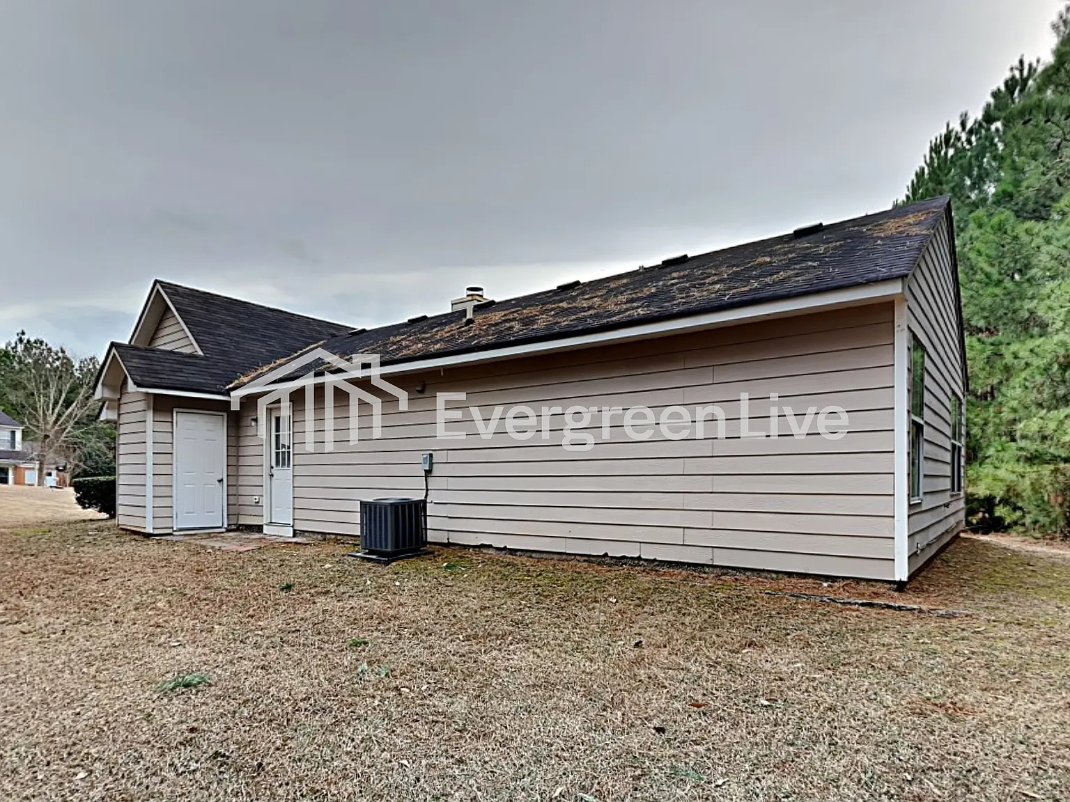 3 bed, 2.0 bath, 1224 sqft, $1,645 — Photo 2