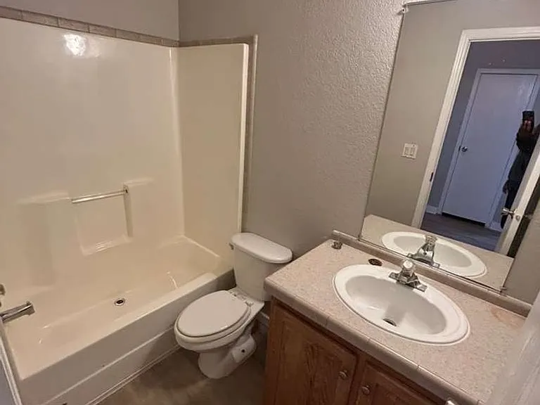2595 Bryant St — Photo 16