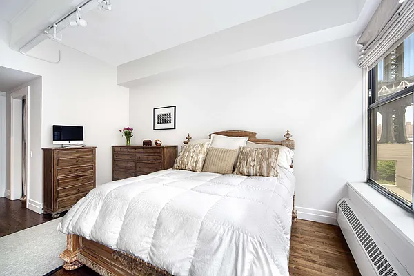 Sold by Compass | media 4