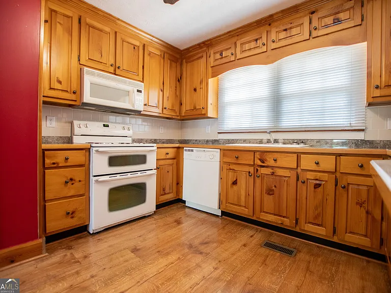 126 N Johnson St — Photo 21