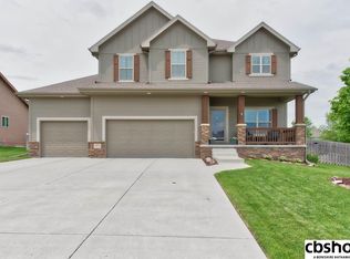 19616 Adams St, Omaha, NE 68135