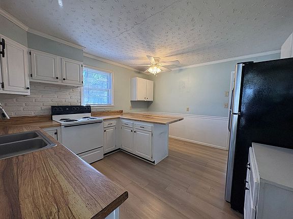 5th image of 315 Snider St