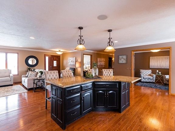 4th image of 4808 S Caraway Cir