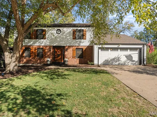 2054 Parasol Dr, Chesterfield, MO 63017