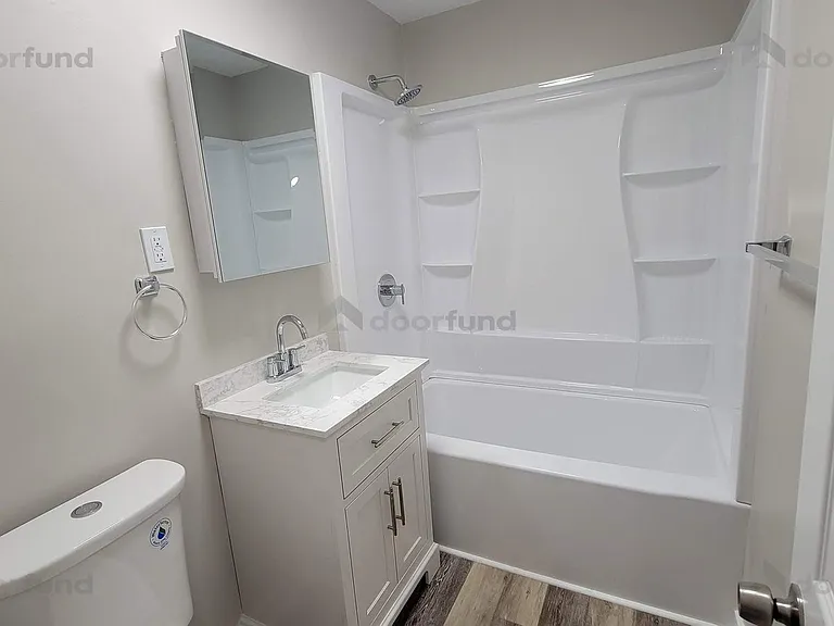208 Columbus St #7 — Photo 11