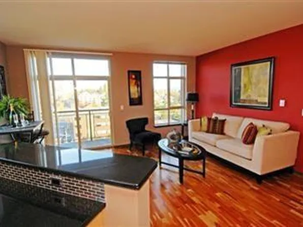 412 11th Ave Penthouse 13, Seattle, WA 98122