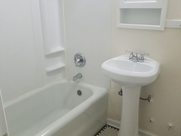 4th image of 1420 Boren Ave APT 004