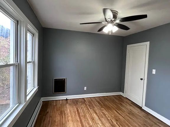 3rd image of 631 Mulberry Ave #631