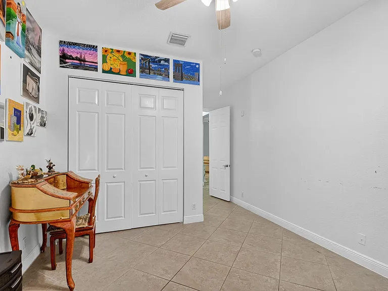 10247 Isle Wynd Ct — Photo 48