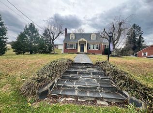 2714 Jackson River Rd, Covington, VA 24426