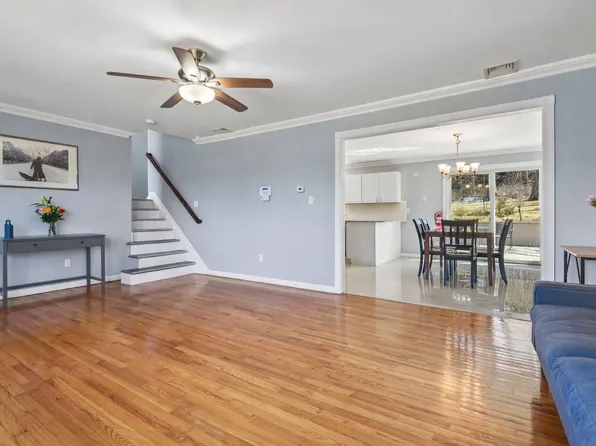 320 Beaufort Ave, Livingston, NJ 07039