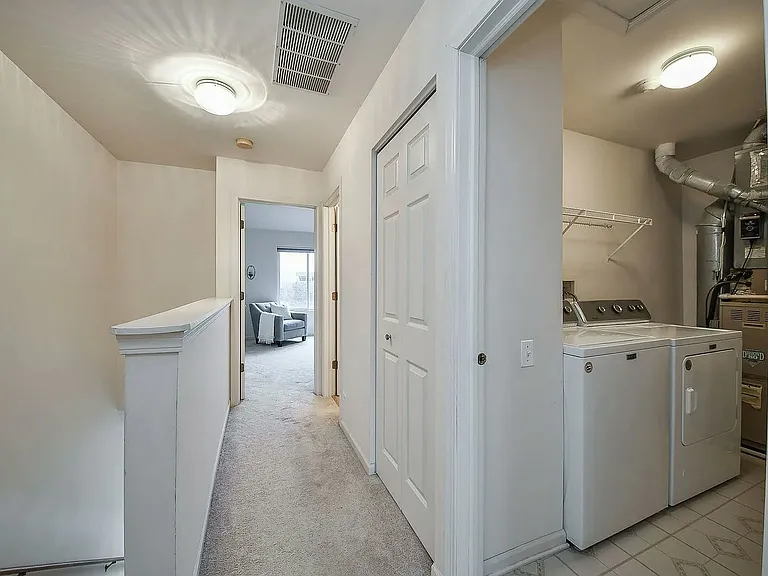 2549 Arcadia Cir — Photo 2