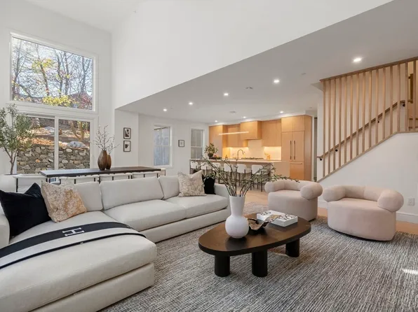 44 Robeson St #44B, Jamaica Plain, MA 02130