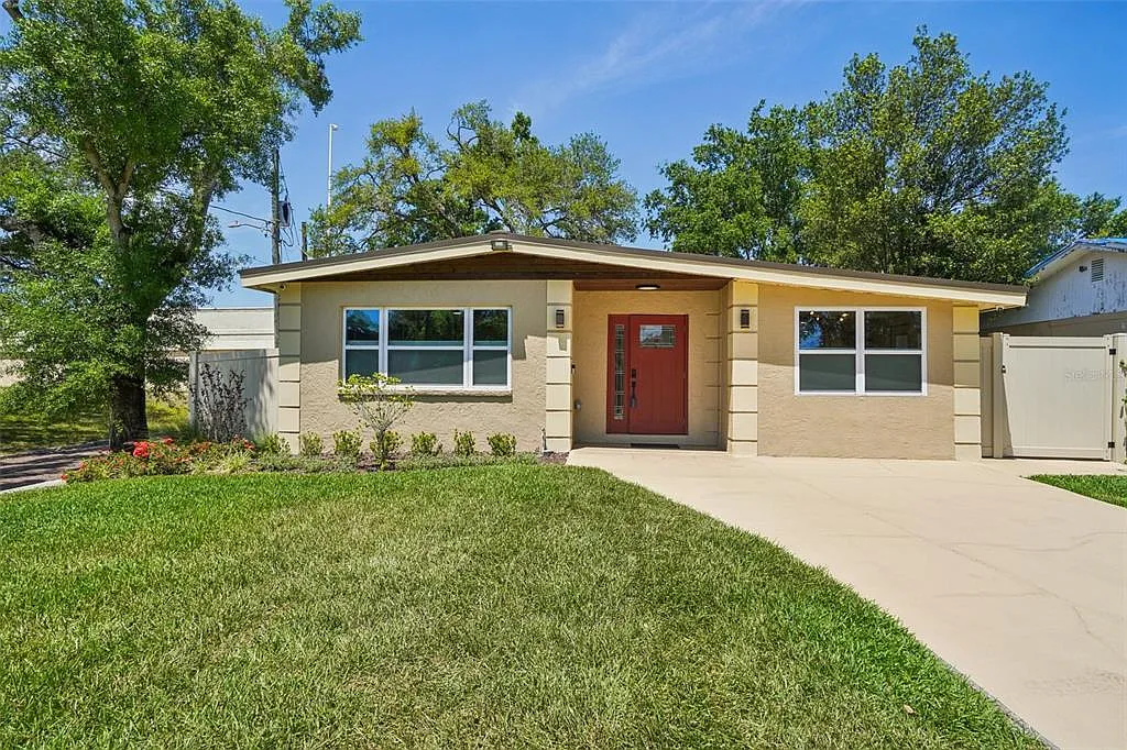 3 bed, 2.0 bath, 1396 sqft, $3,600 — Photo 1