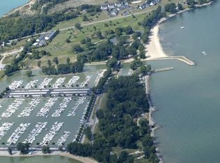 505 Bay Point Blvd, Marblehead, OH 43440