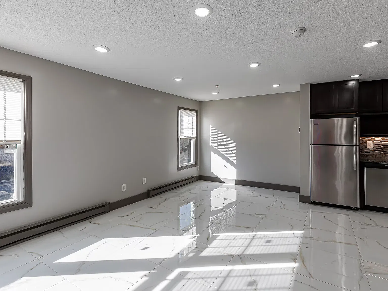 2 bed, 950 sqft, $1,750 — Photo 2