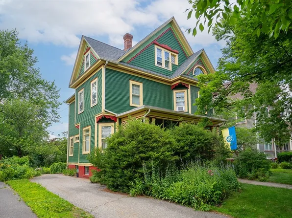 72 Firglade Ave, Springfield, MA 01108