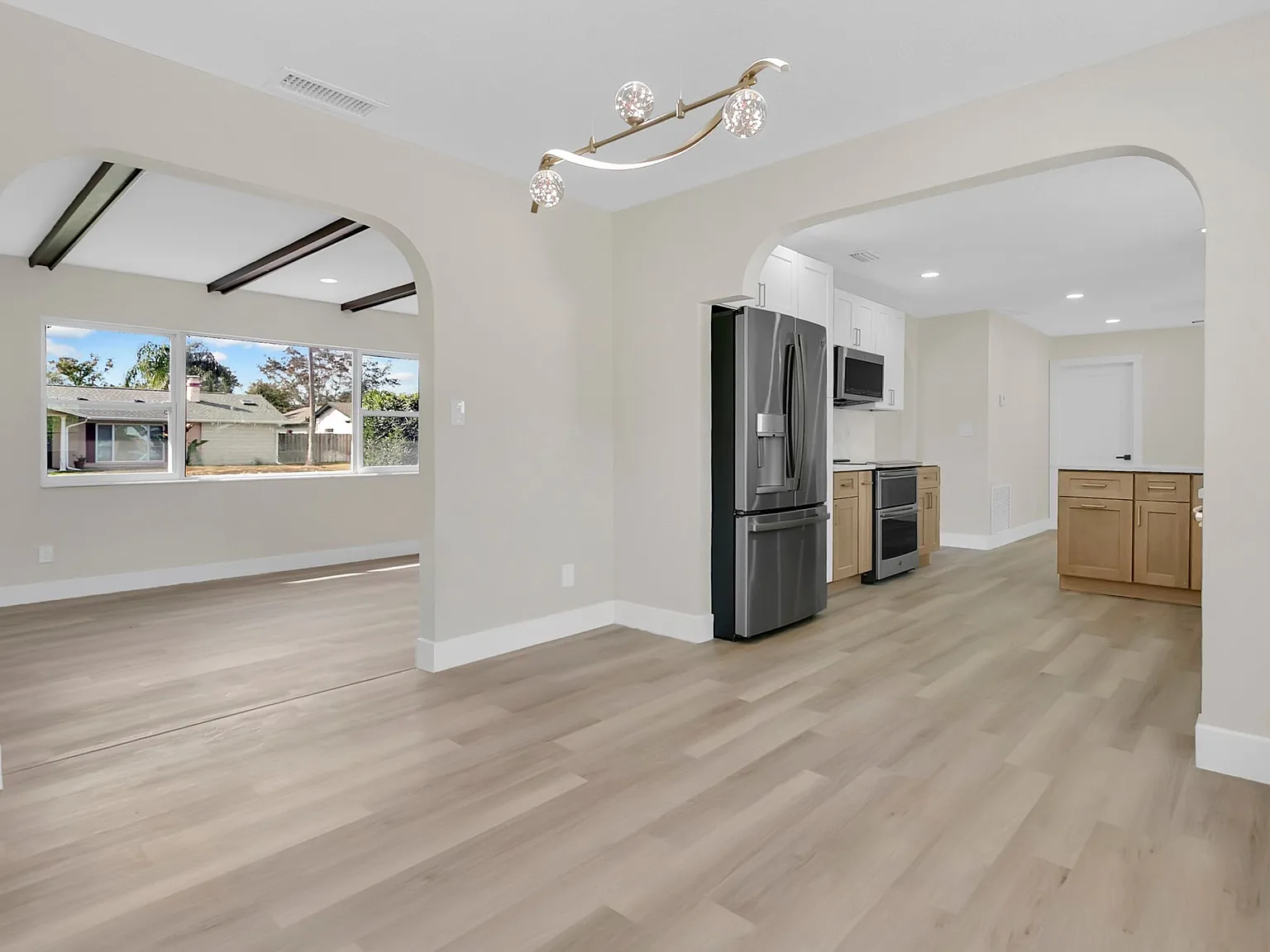 3 bed, 1570 sqft, $3,400 — Photo 3