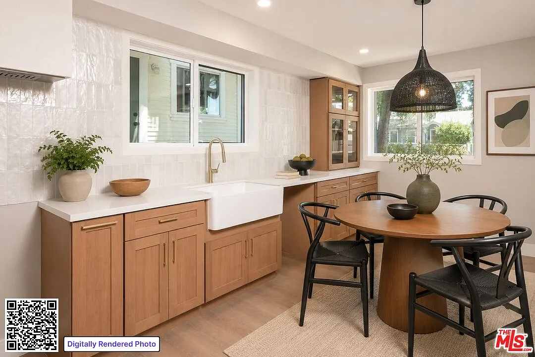 3 bed, 2.0 bath, 1000 sqft, $2,850 — Photo 2