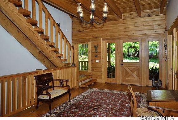 5th image of 555 Hope Cir
