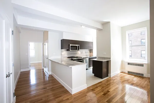 Rented by Stonehenge NYC LLC | media 33