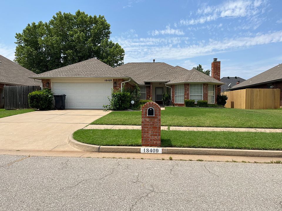 1st image of 18409 English Oak Ln