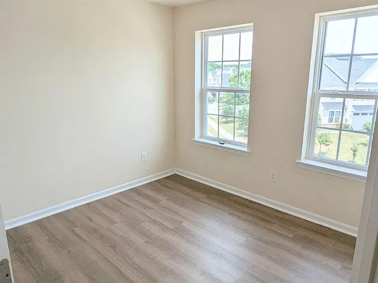 224 Jenny Dr — Photo 21